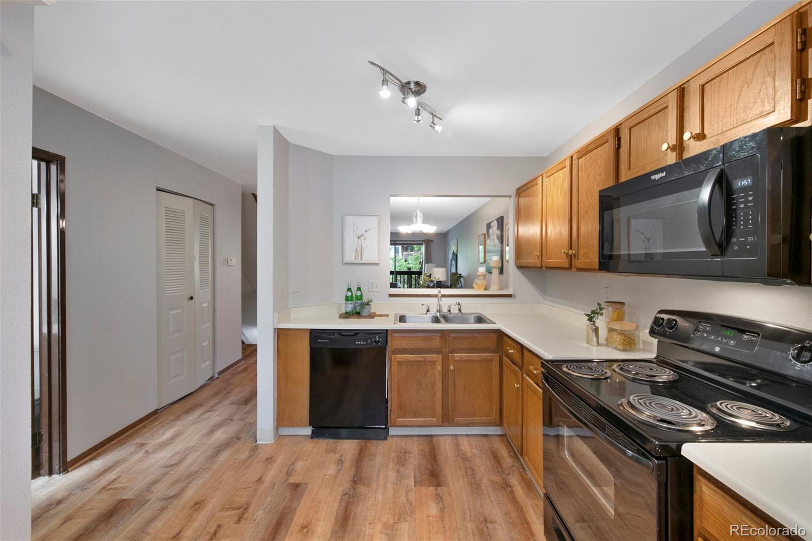 451 Wright Street Unit: 11