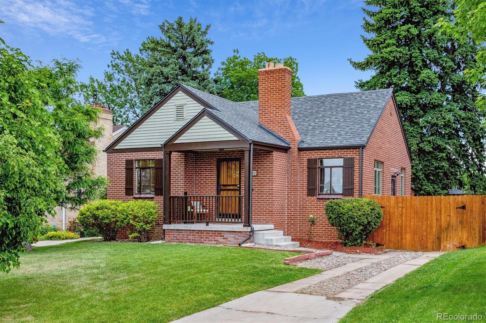 2558 N Kearney Street