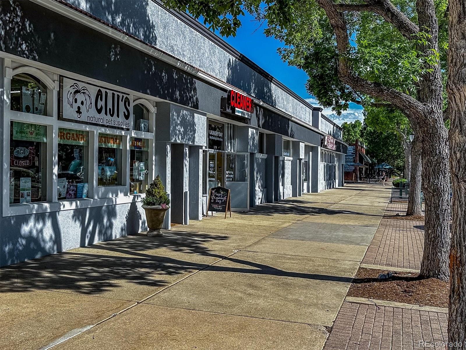 2558 N Kearney Street