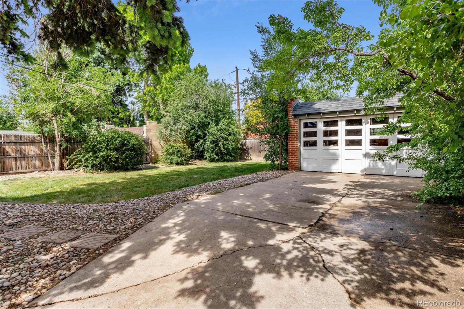 2558 N Kearney Street