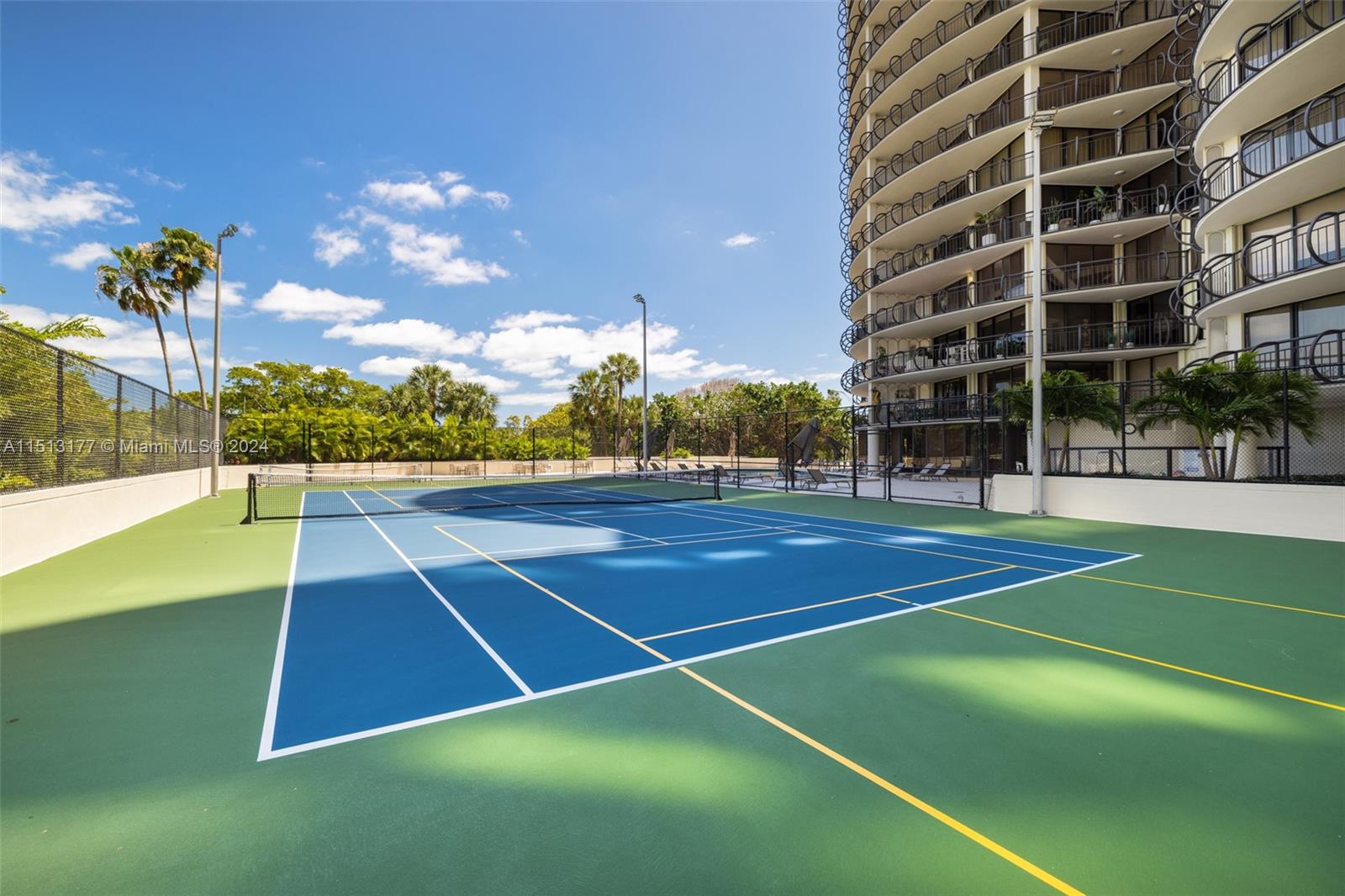 2843 S Bayshore Dr # 17A