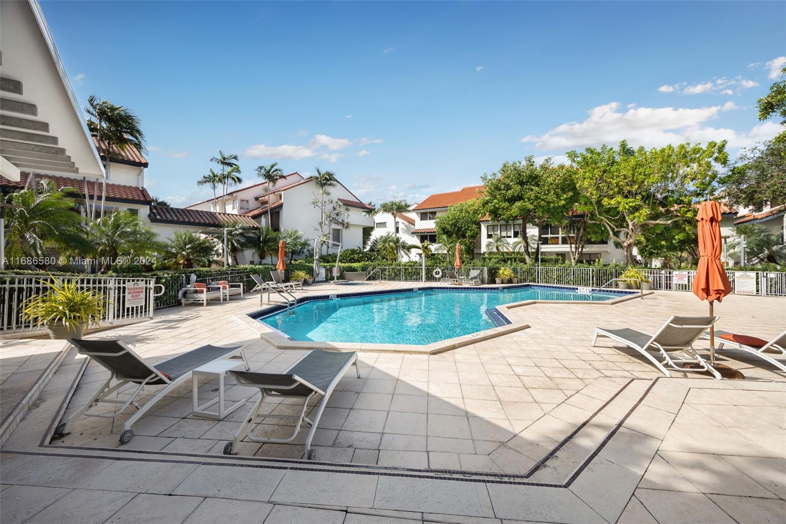 2000 S Bayshore Dr # 20