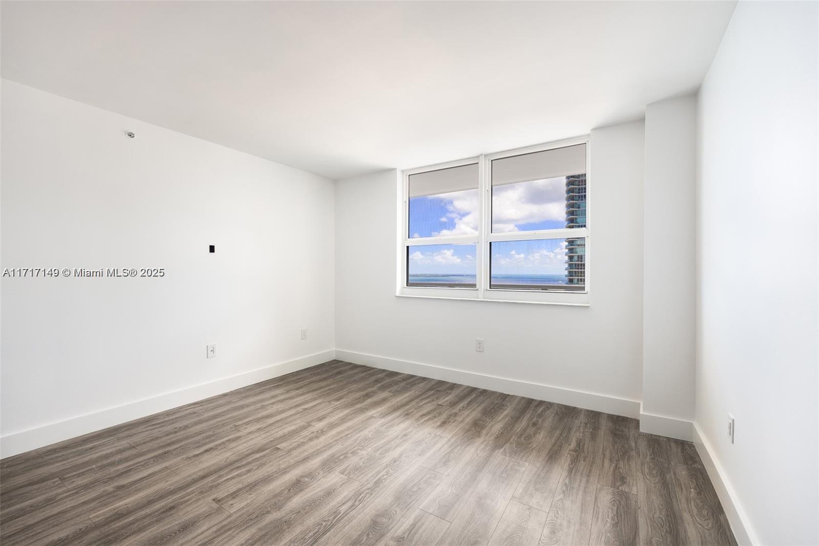 1155 Brickell Bay # 2907