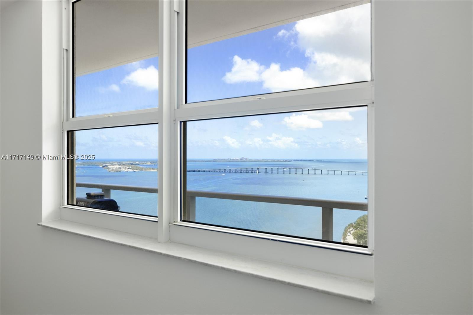 1155 Brickell Bay # 2907