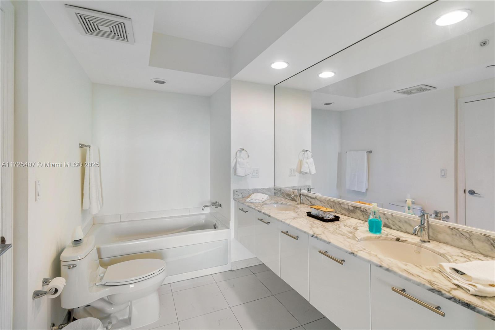 500 Brickell Ave # 800