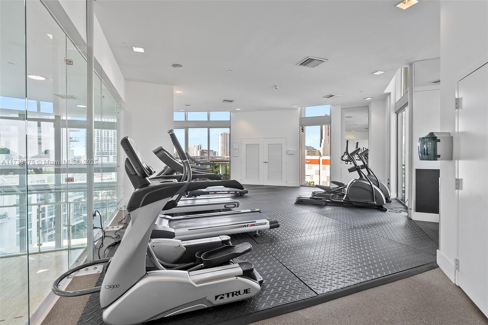 350 S Miami Ave Unit: 3805