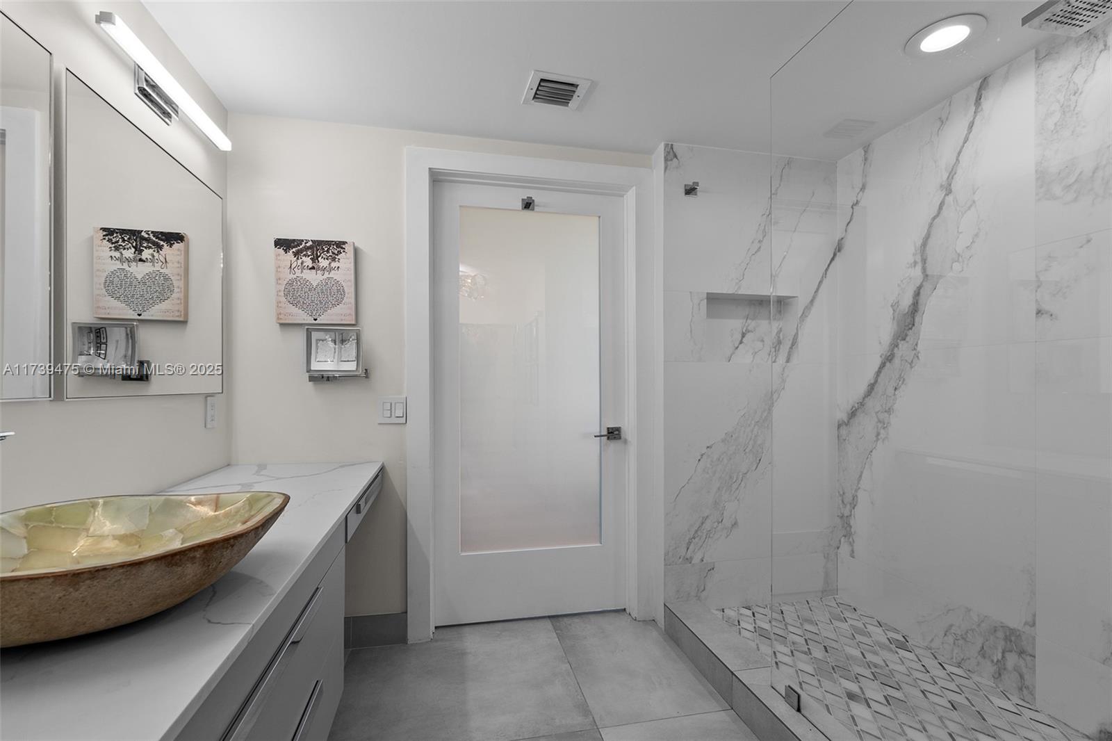 350 S Miami Ave Unit: 3805
