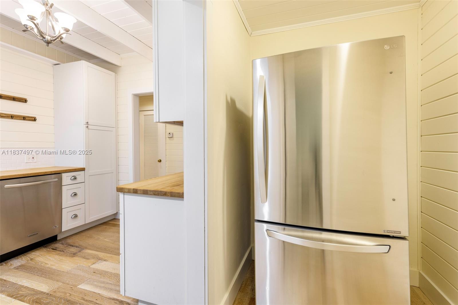4235 Lennox Dr Unit: Front