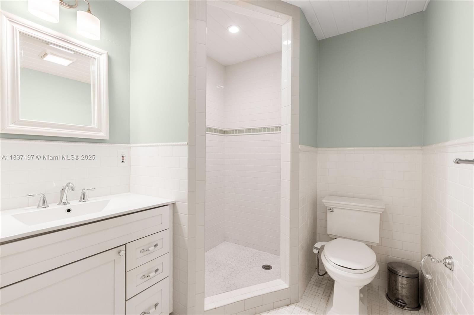 4235 Lennox Dr Unit: Front