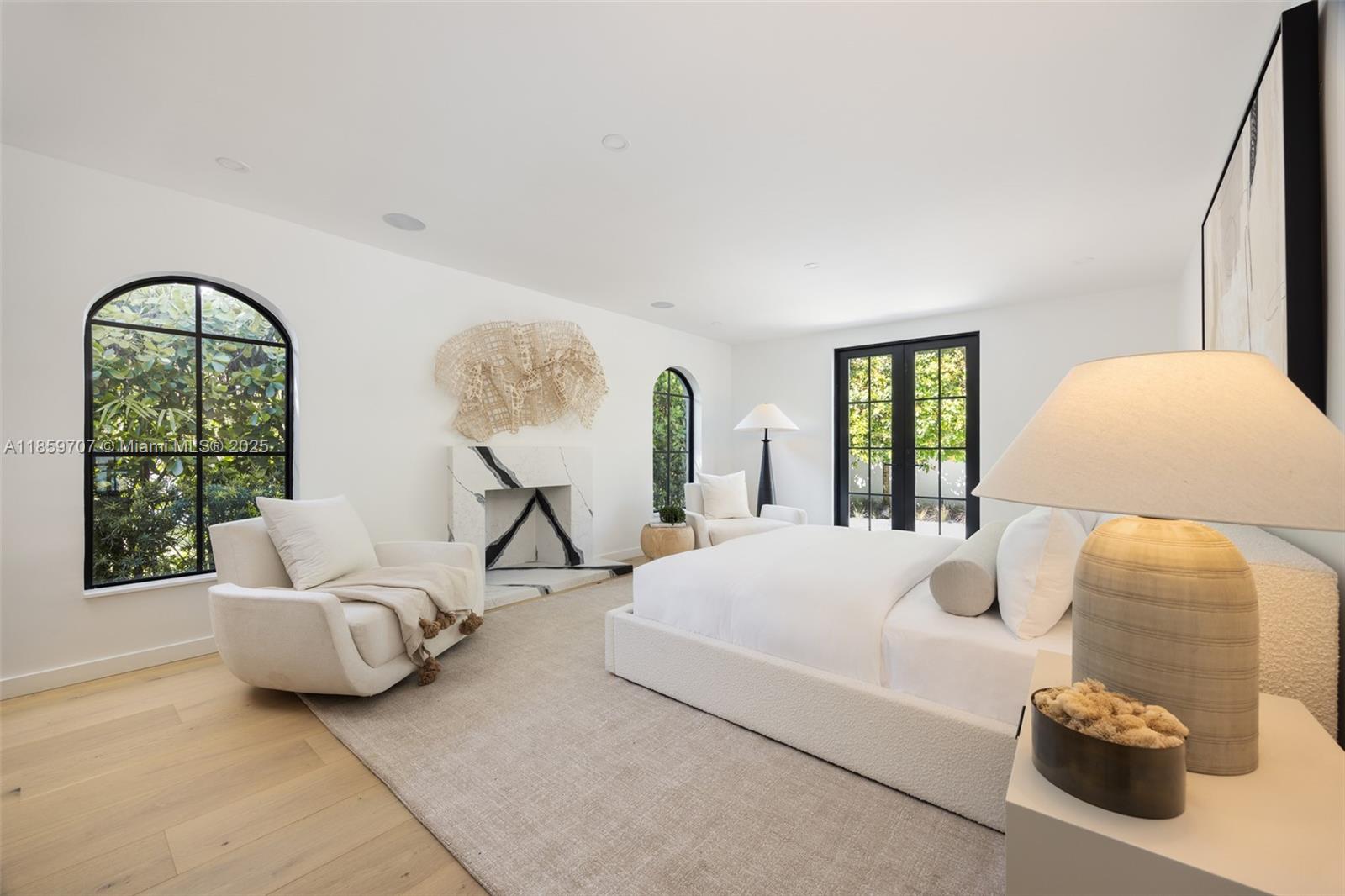 6811 Riviera Dr