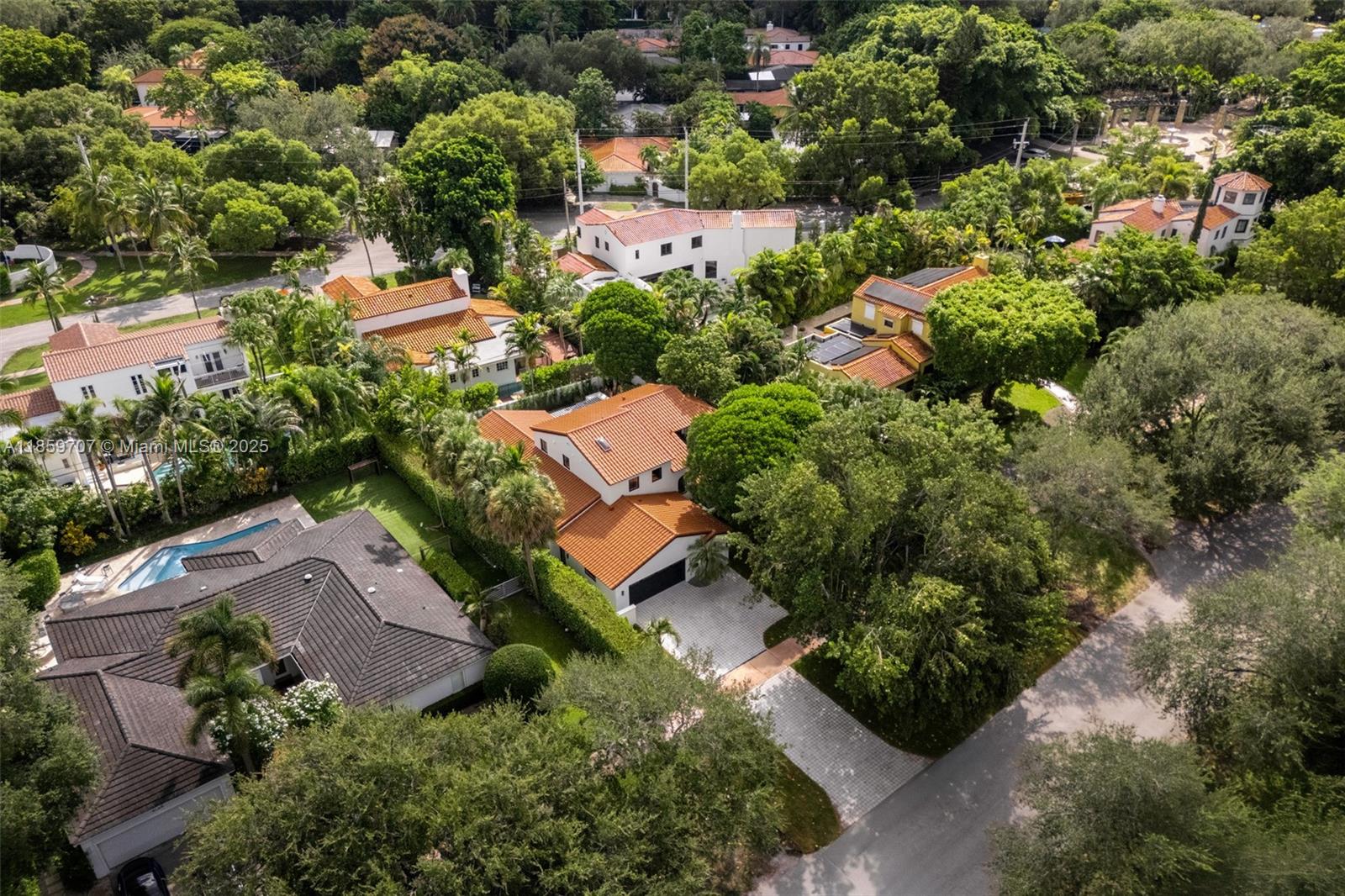 6811 Riviera Dr