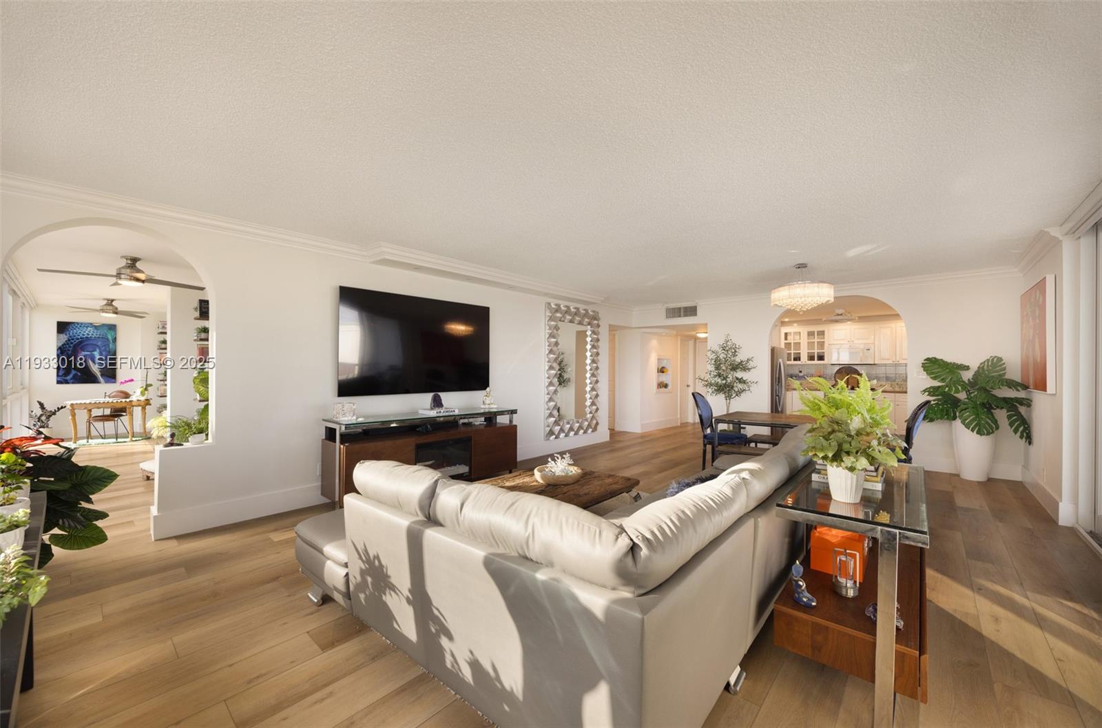 5401 Collins Ave # 102