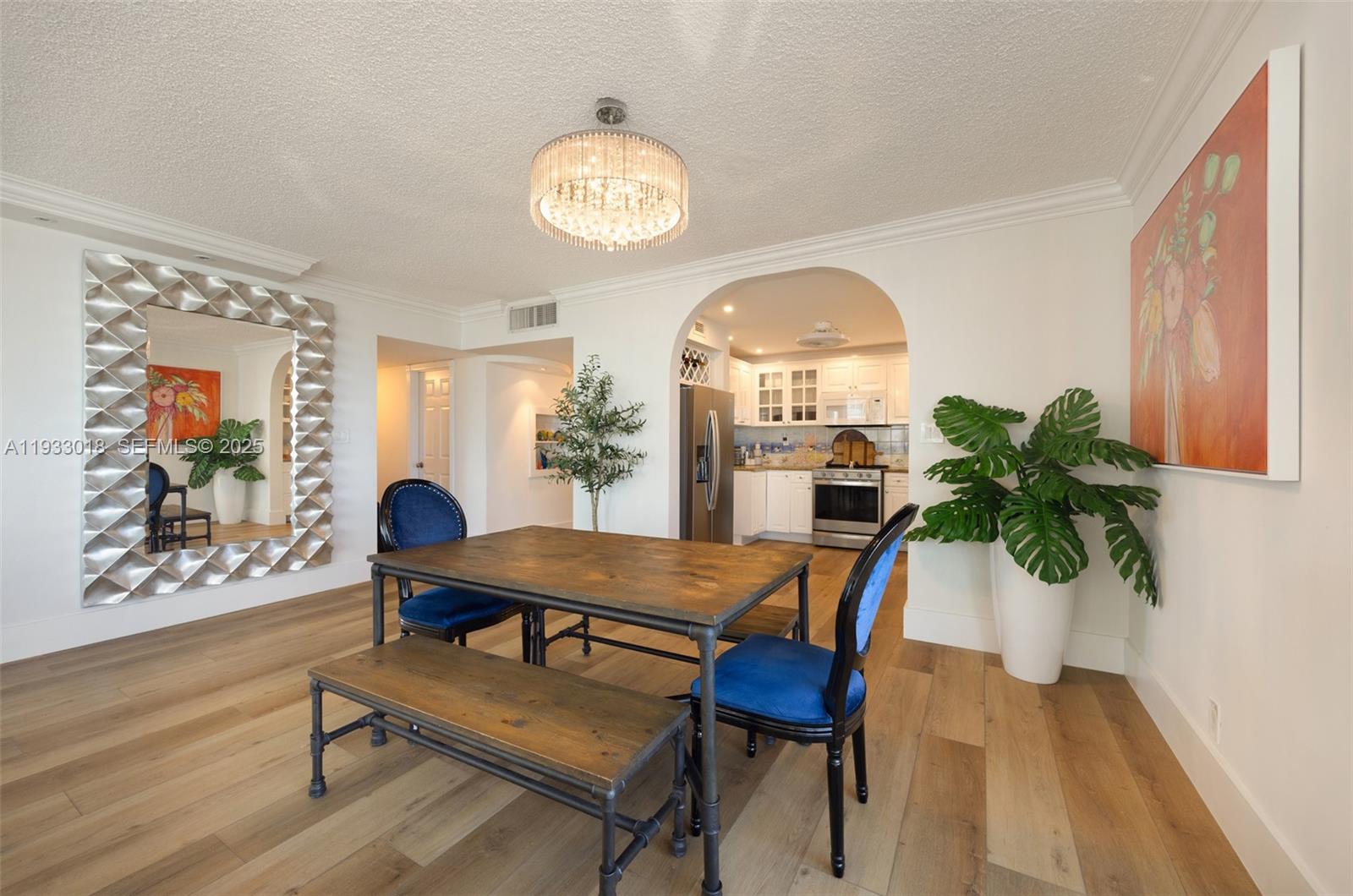 5401 Collins Ave # 102