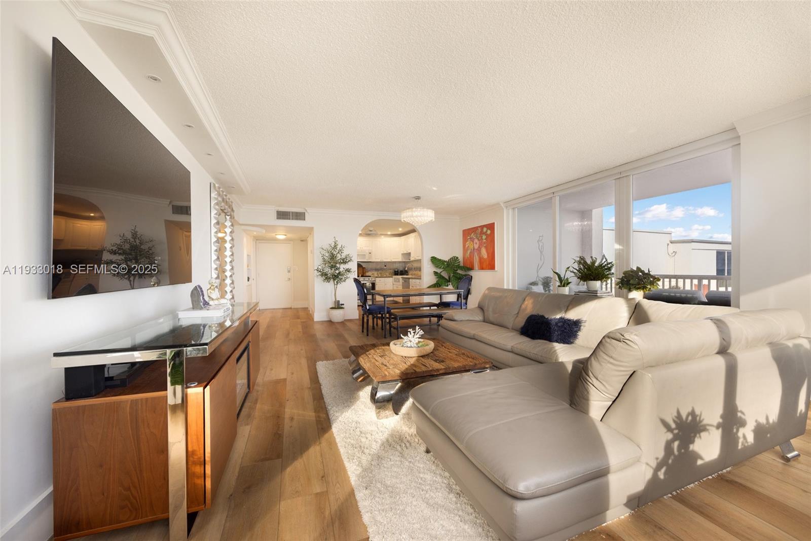 5401 Collins Ave # 102