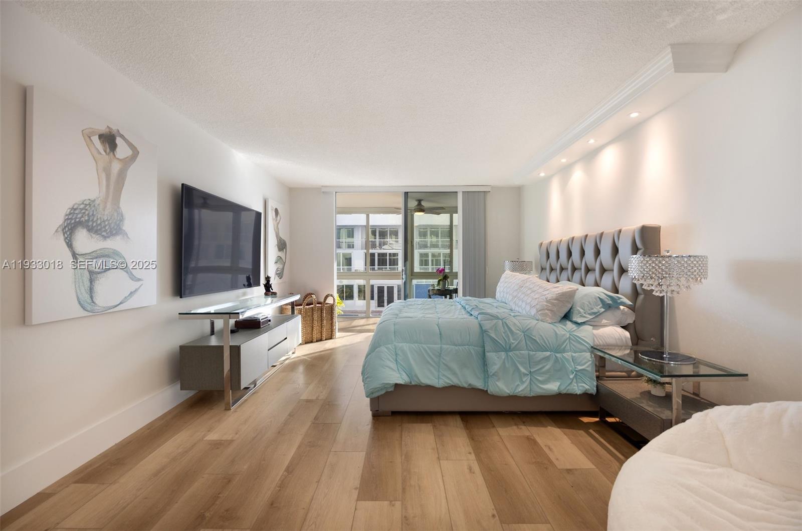 5401 Collins Ave # 102