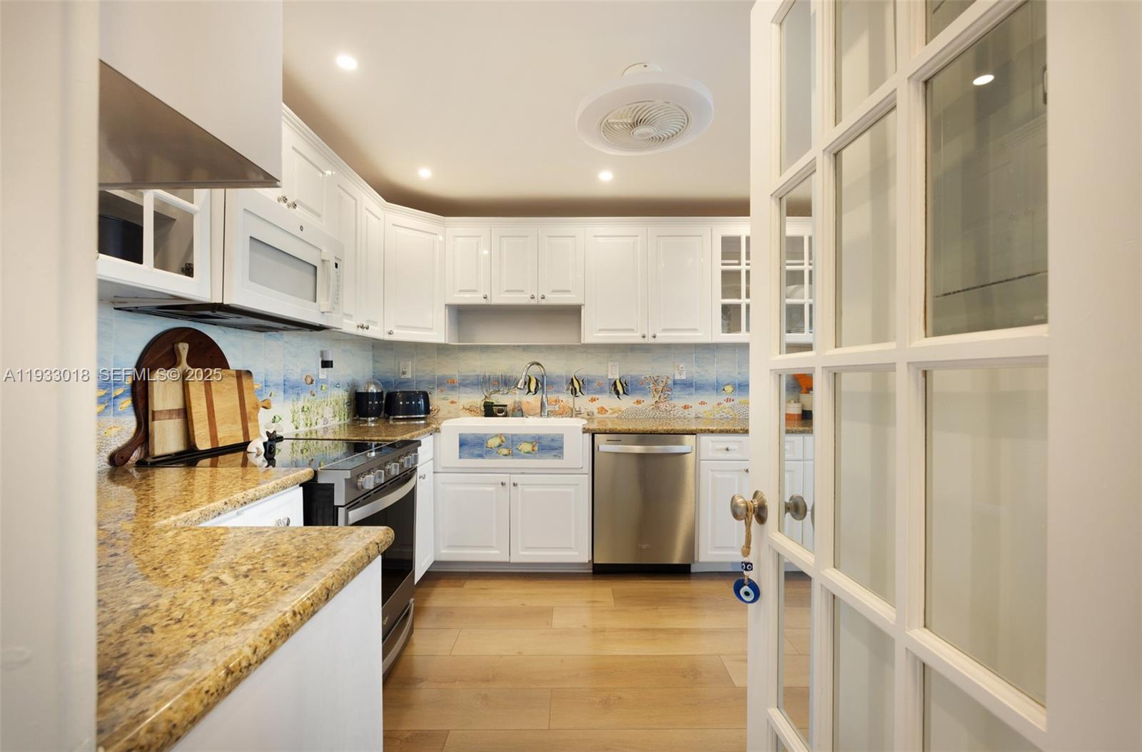 5401 Collins Ave # 102