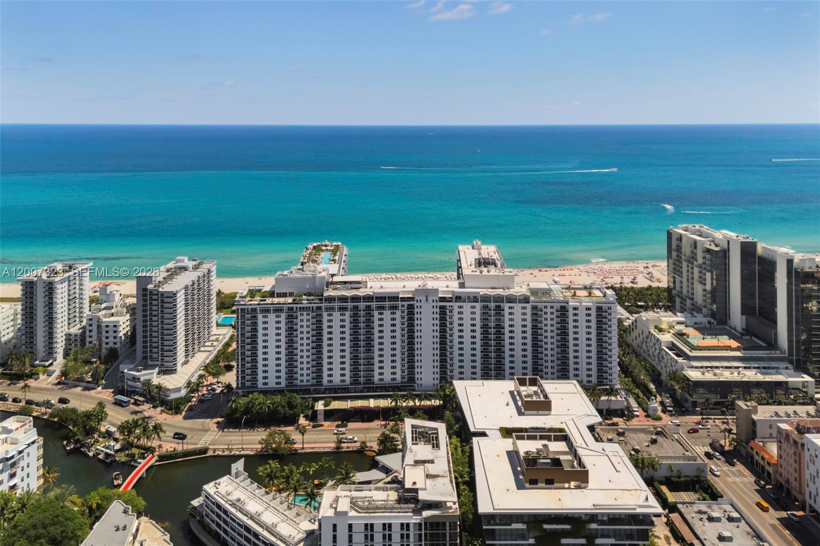 2301 Collins Ave # 526