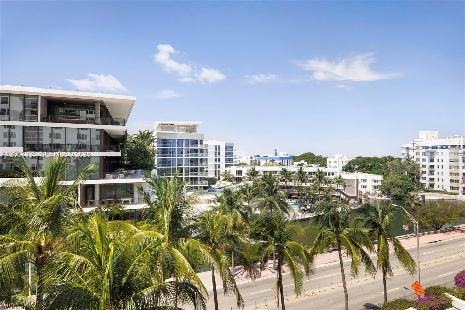 2301 Collins Ave # 526