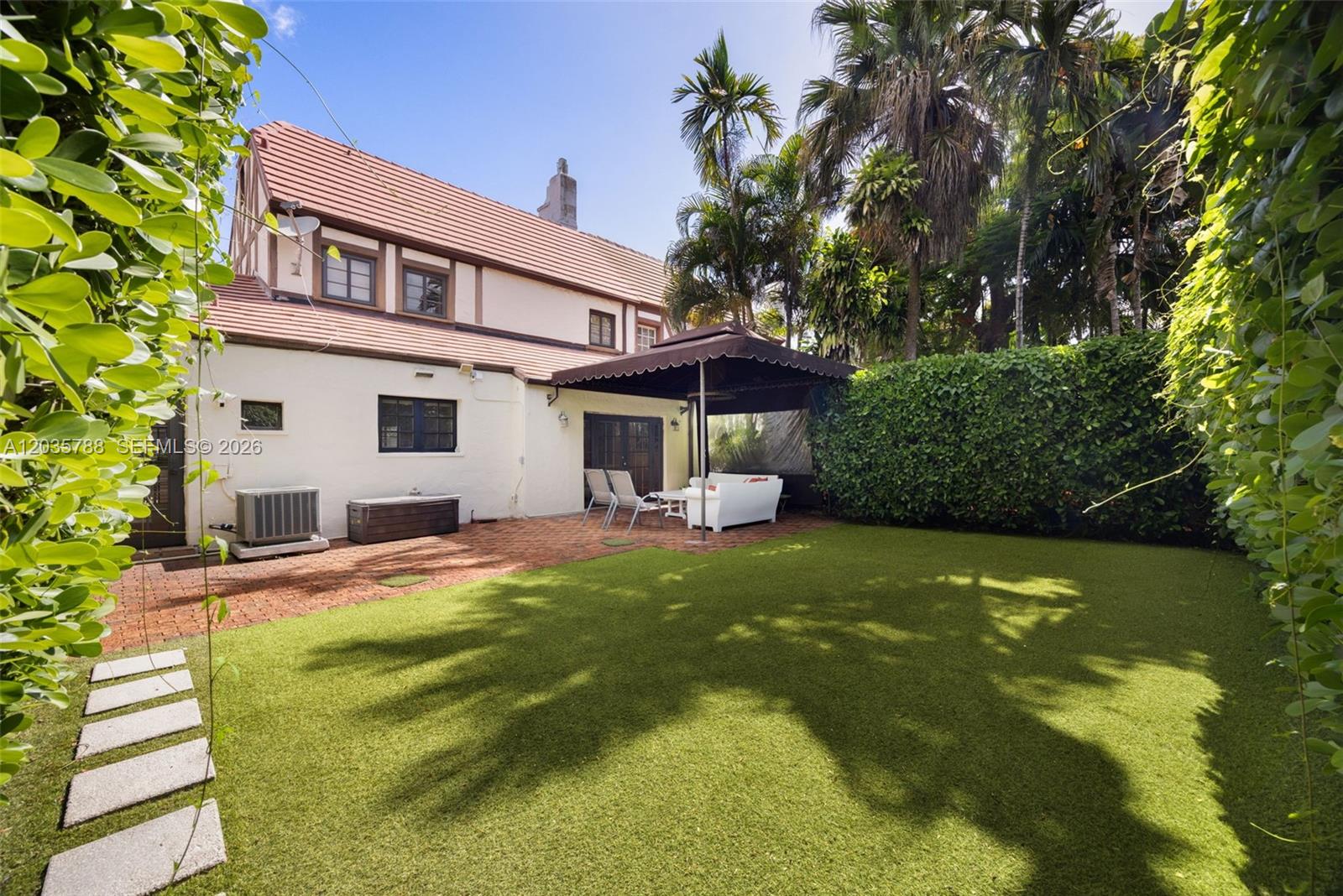 408 Viscaya Ave