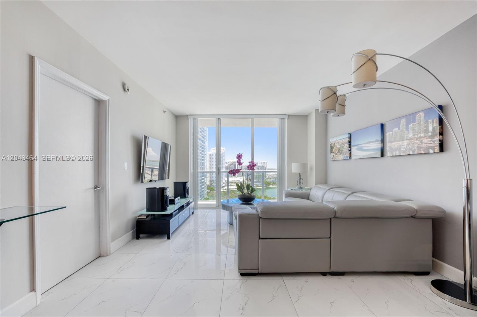 500 Brickell Ave # 1400