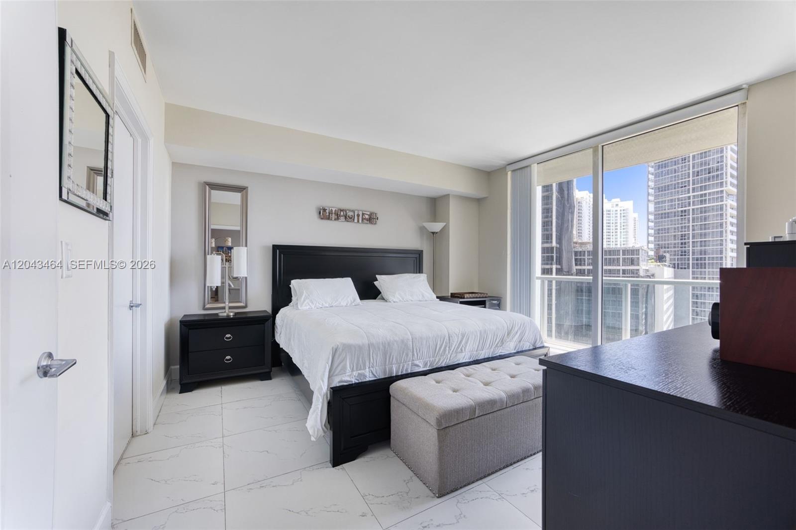 500 Brickell Ave # 1400