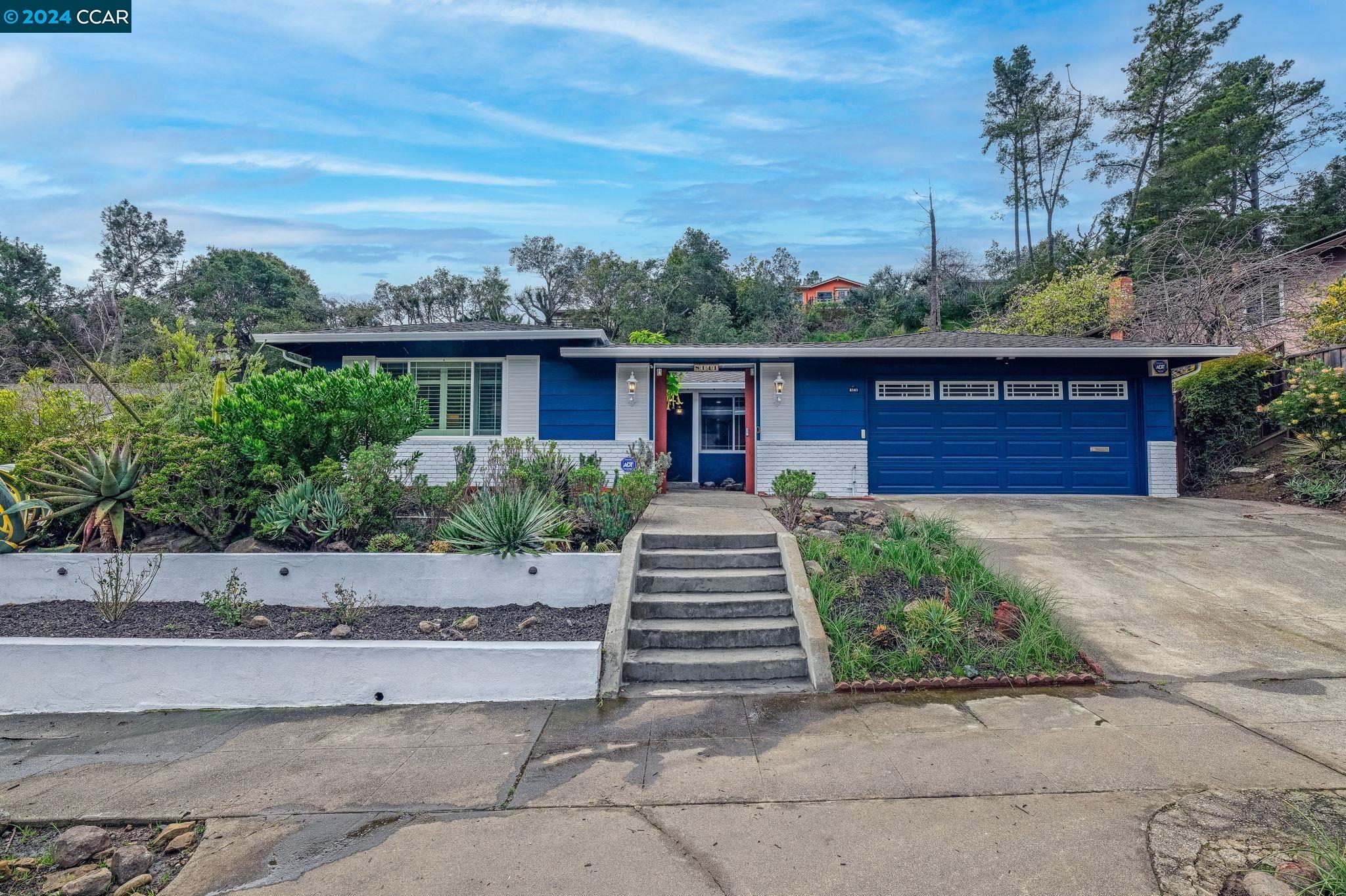 8141 Surrey Ln