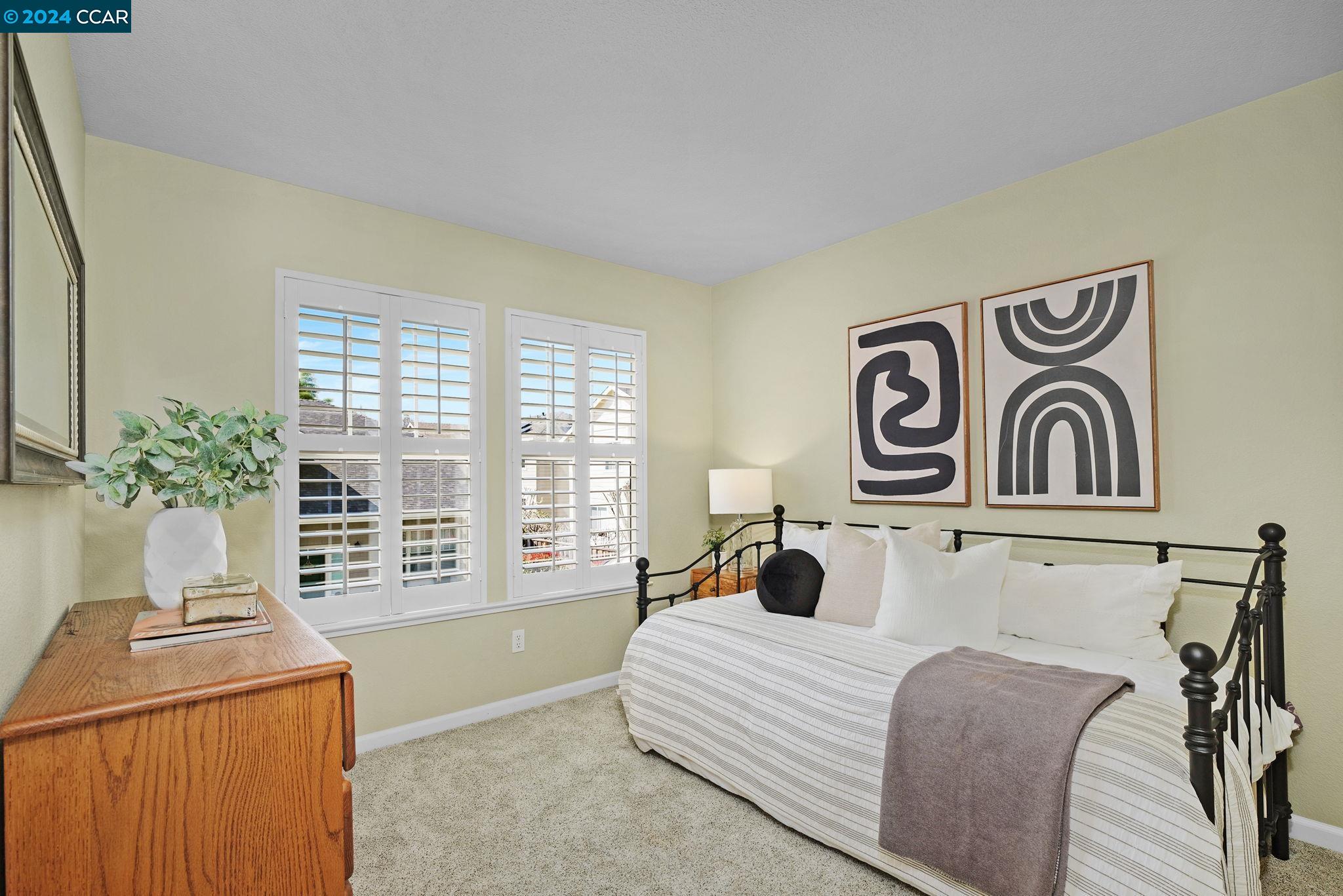 4 Eucalyptus Ln