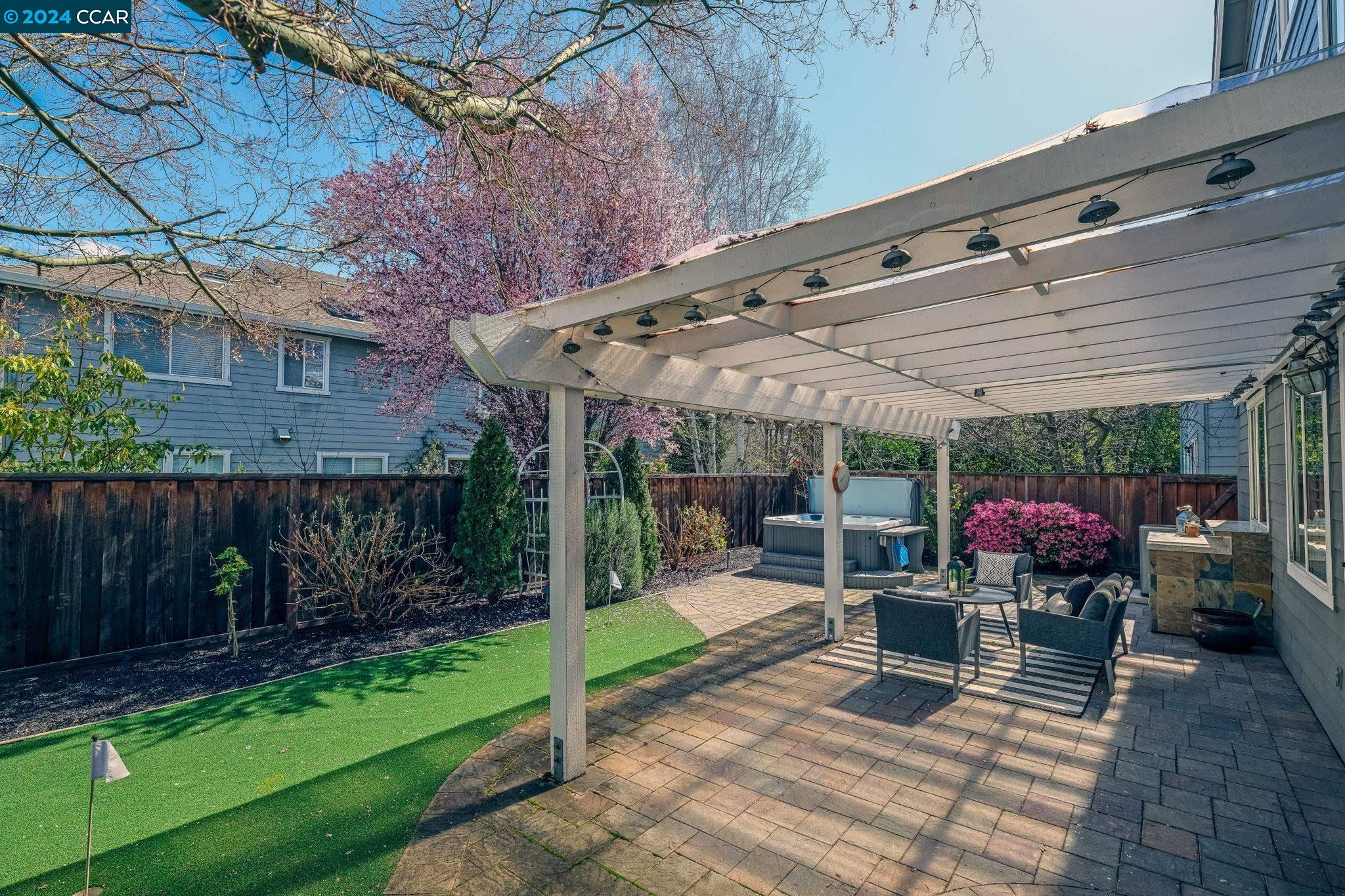 4 Eucalyptus Ln