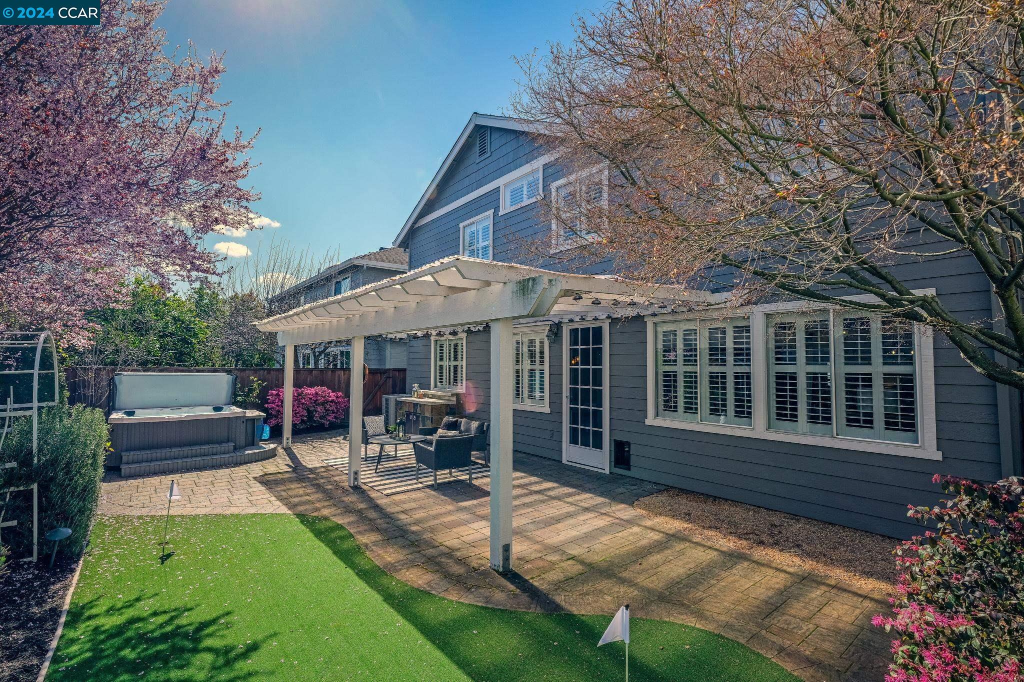 4 Eucalyptus Ln