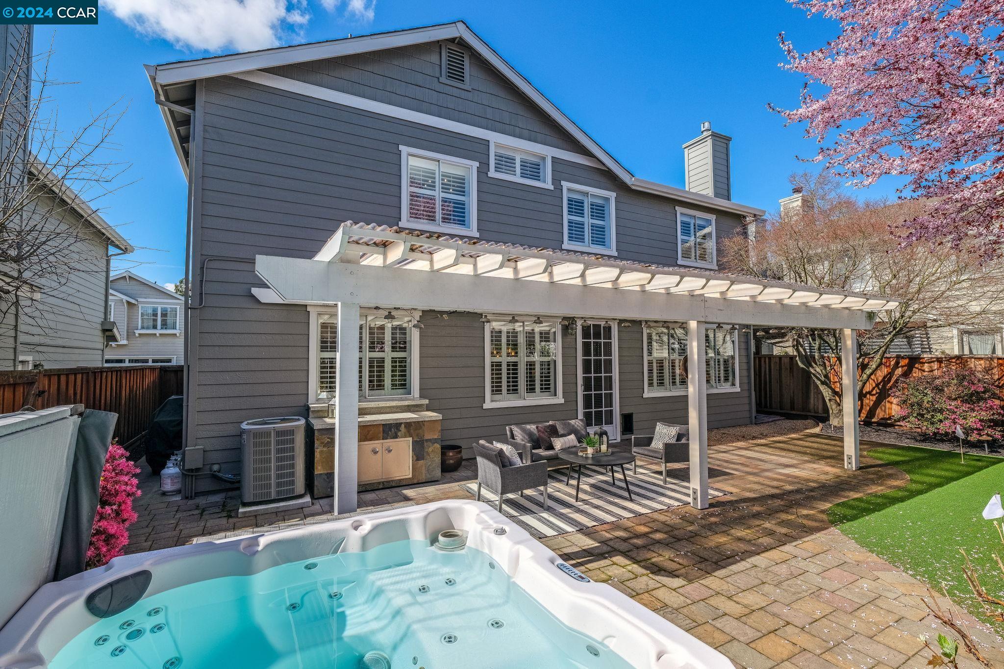 4 Eucalyptus Ln