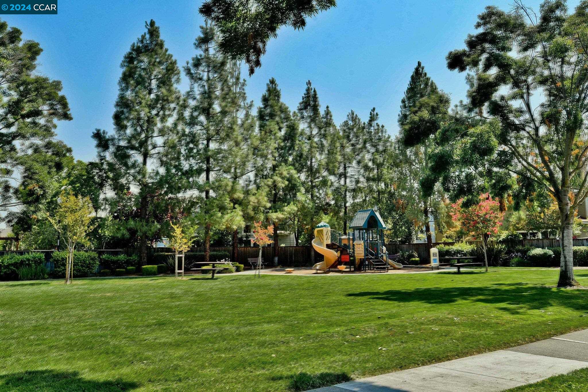 4 Eucalyptus Ln