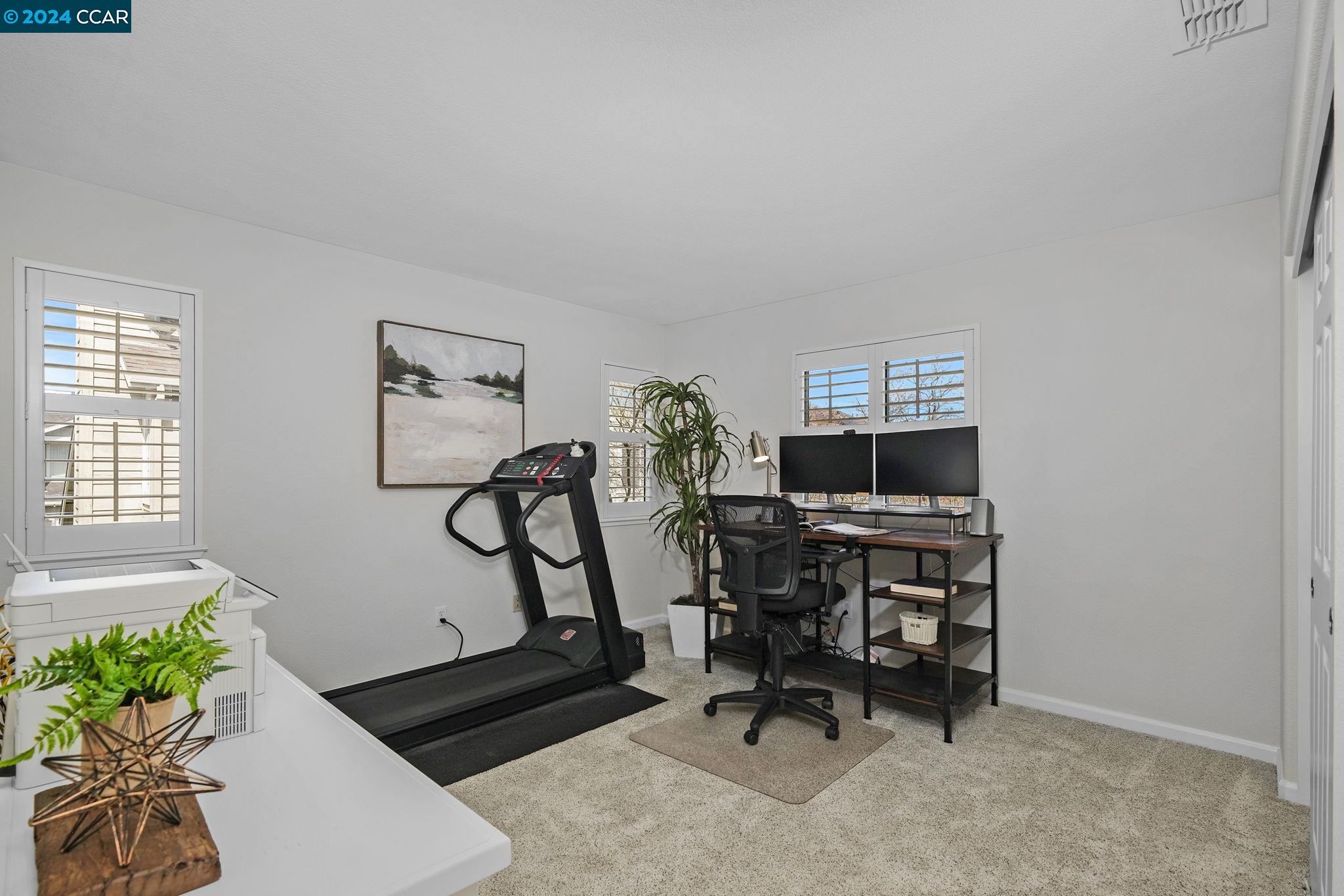 4 Eucalyptus Ln