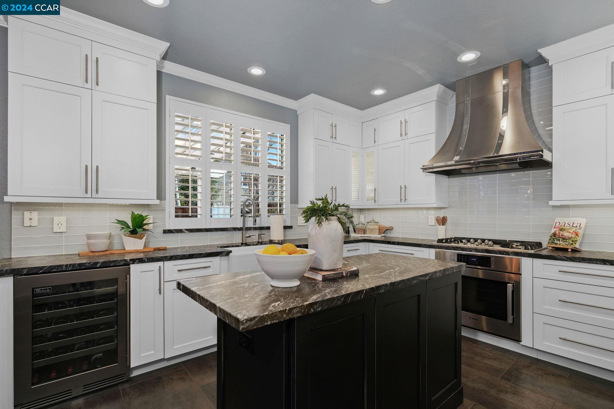 4 Eucalyptus Ln