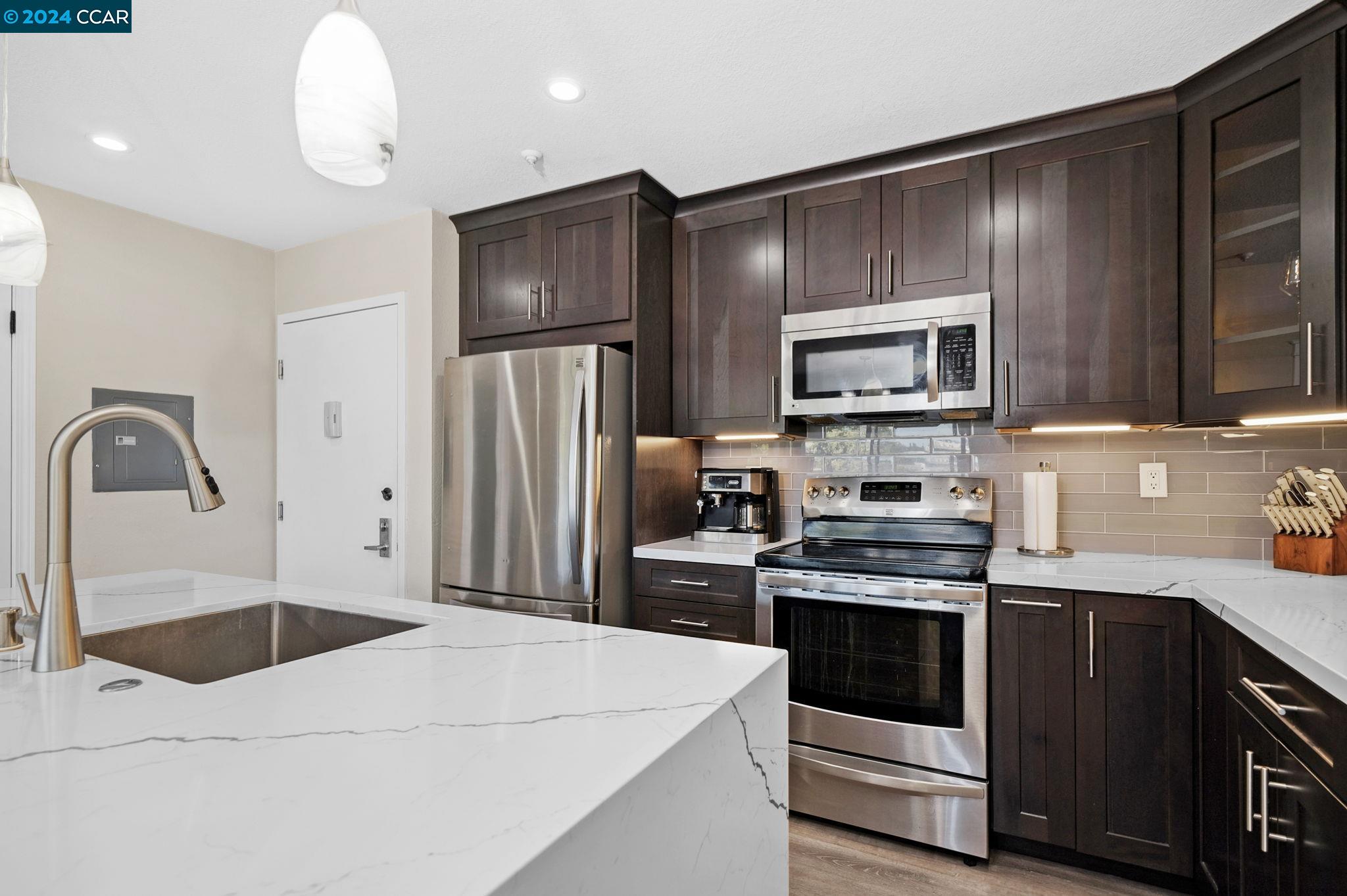 1201 Alta Vista Dr # 203