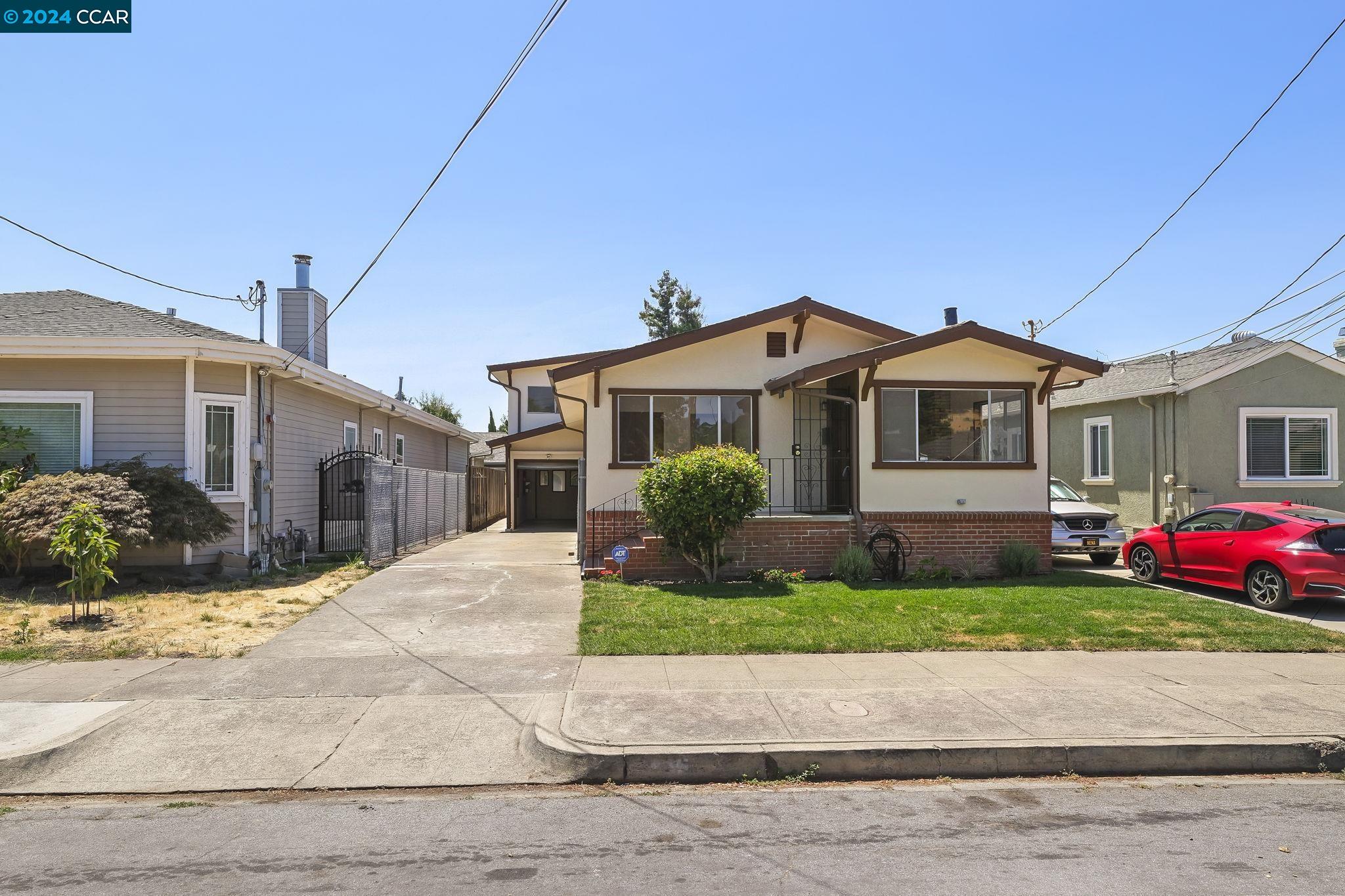 345 Hollister Ct