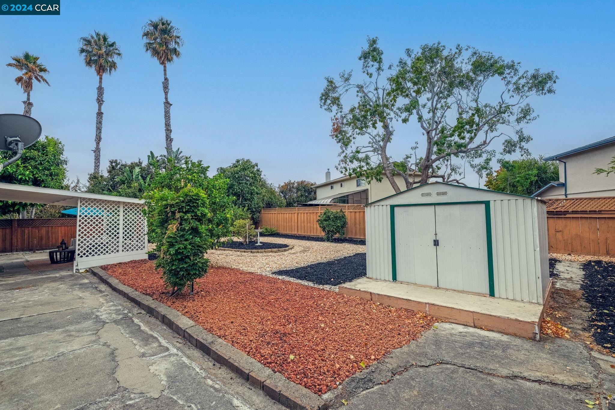 6245 Jasmine Ave