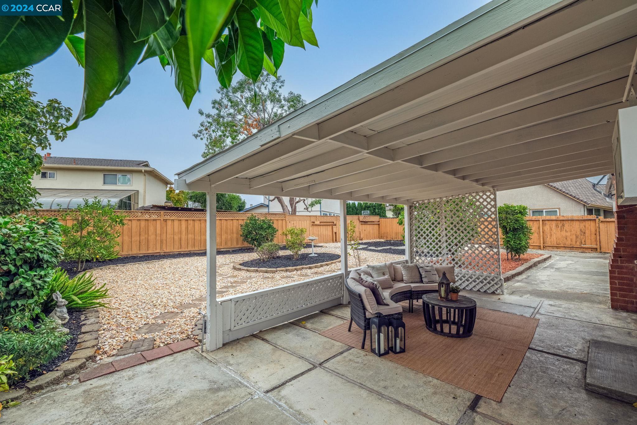 6245 Jasmine Ave