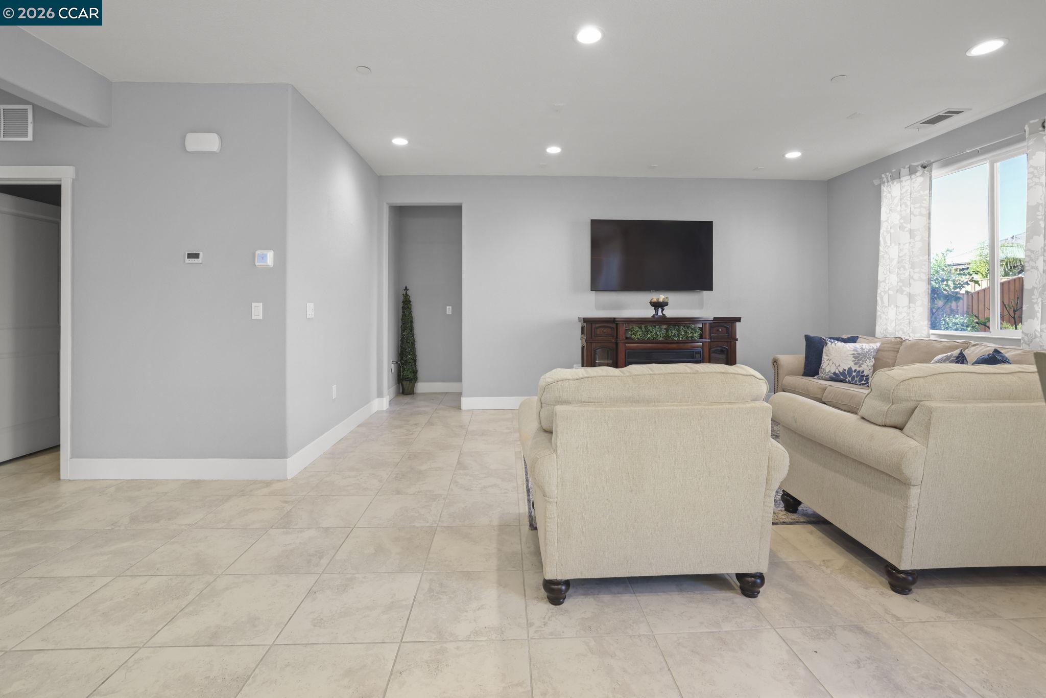 5245 Medea Way