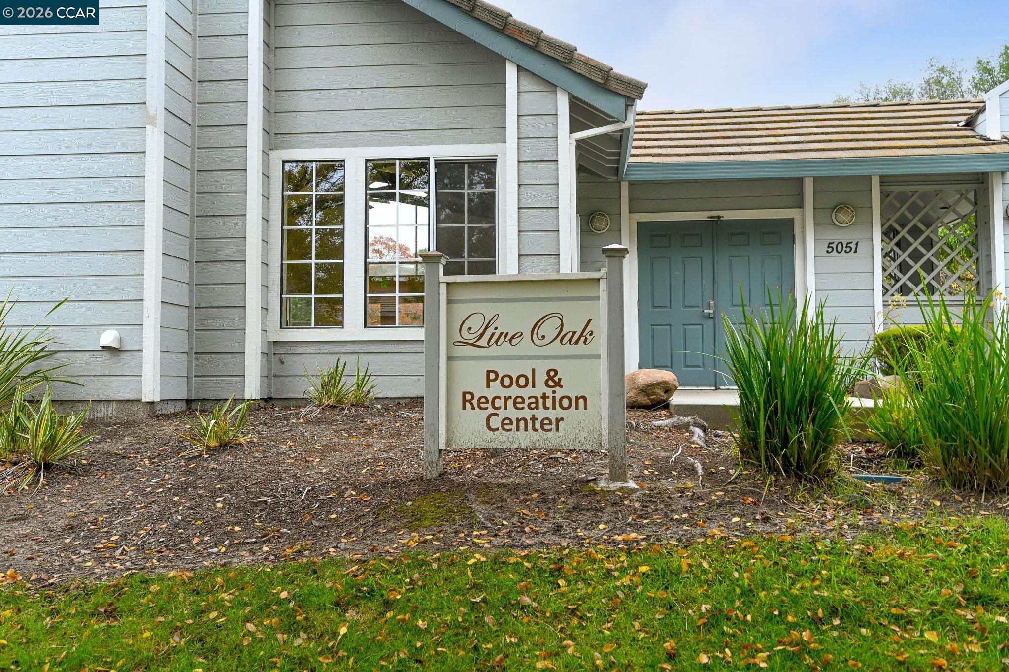 1002 Pinehurst Ct