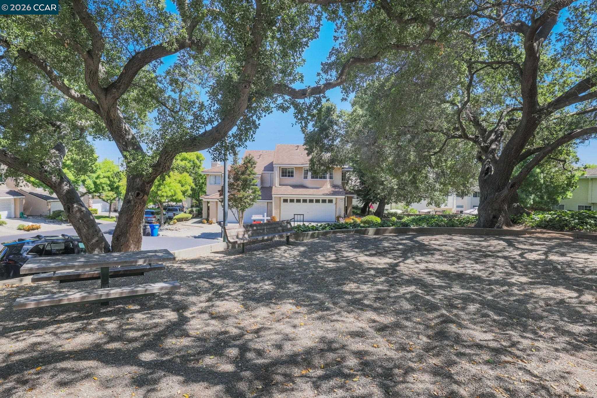 1002 Pinehurst Ct