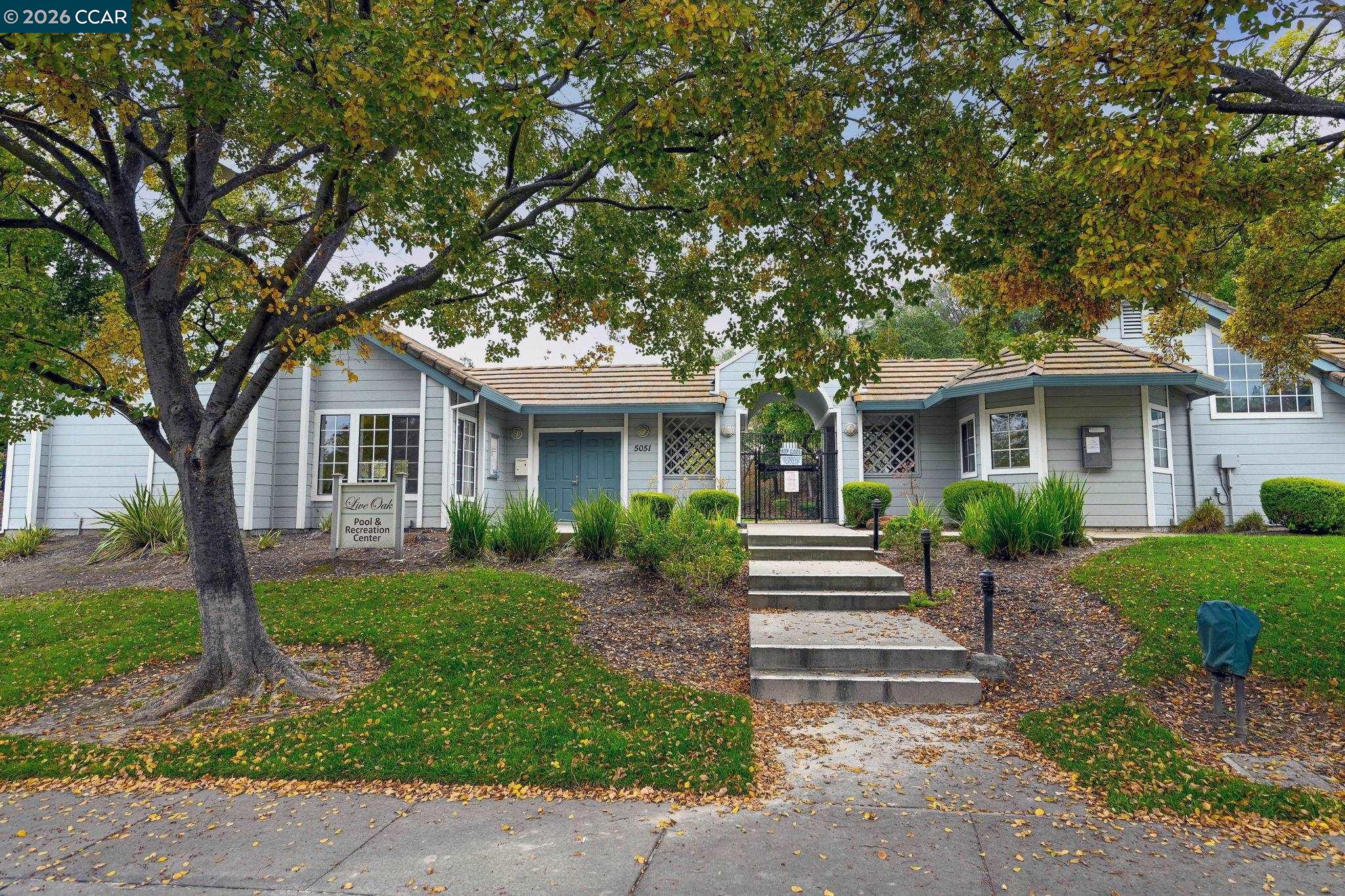 1002 Pinehurst Ct