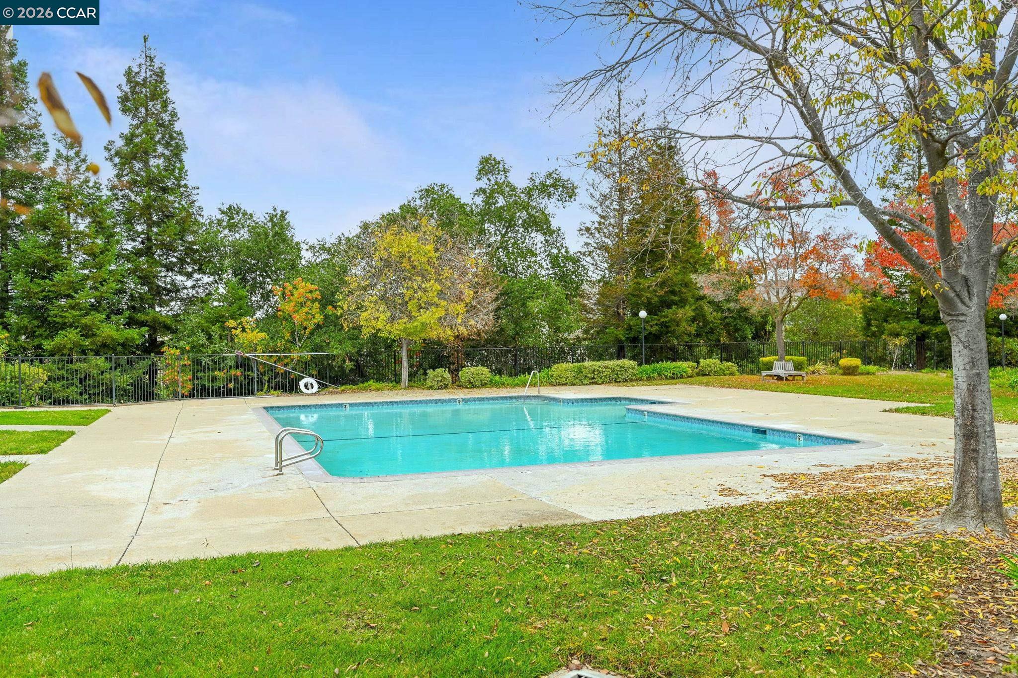 1002 Pinehurst Ct