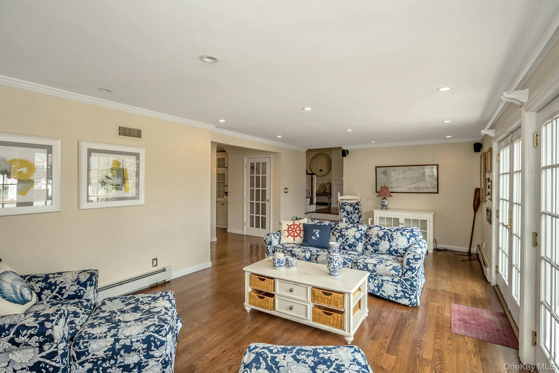 1402 Bay Boulevard