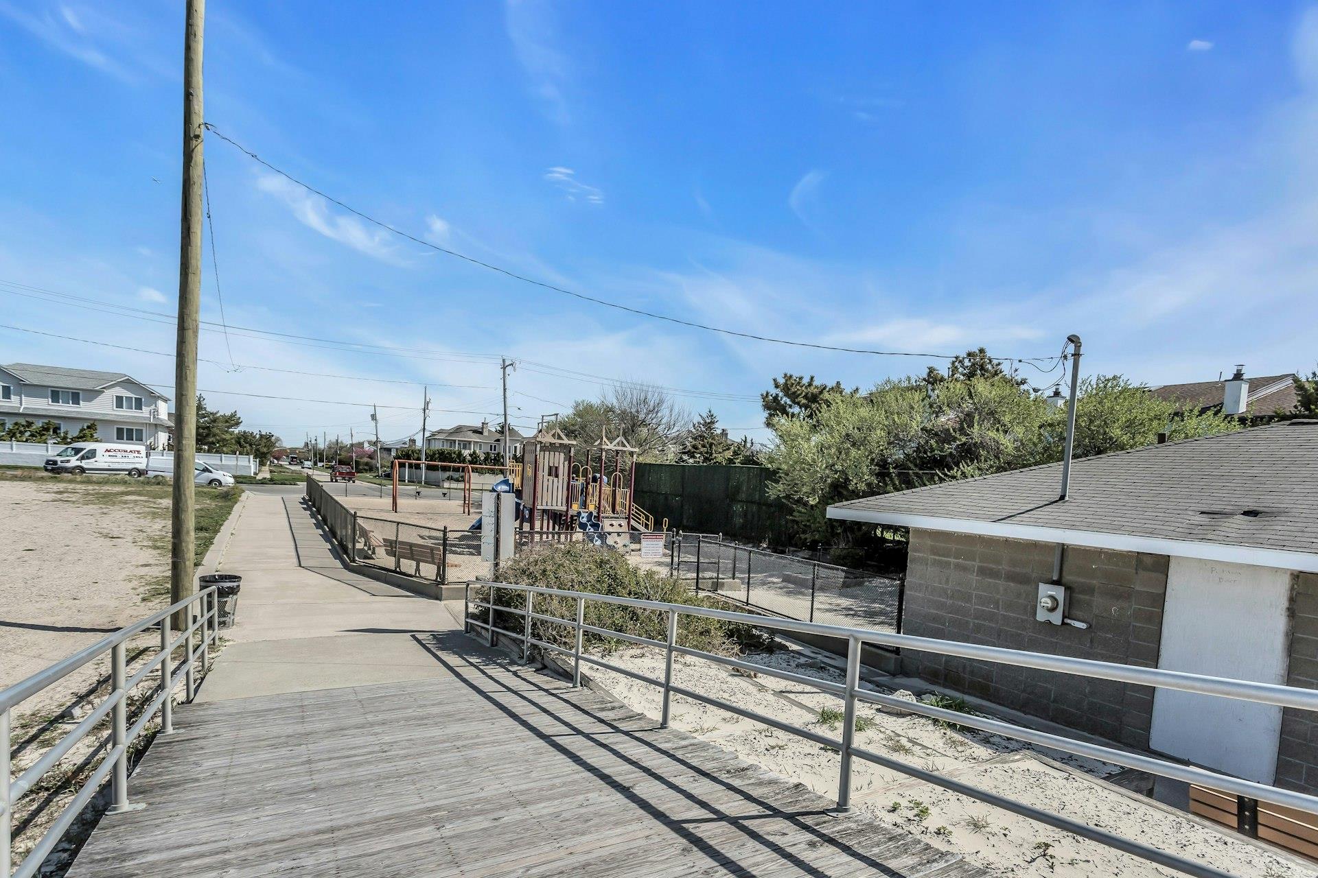 1402 Bay Boulevard