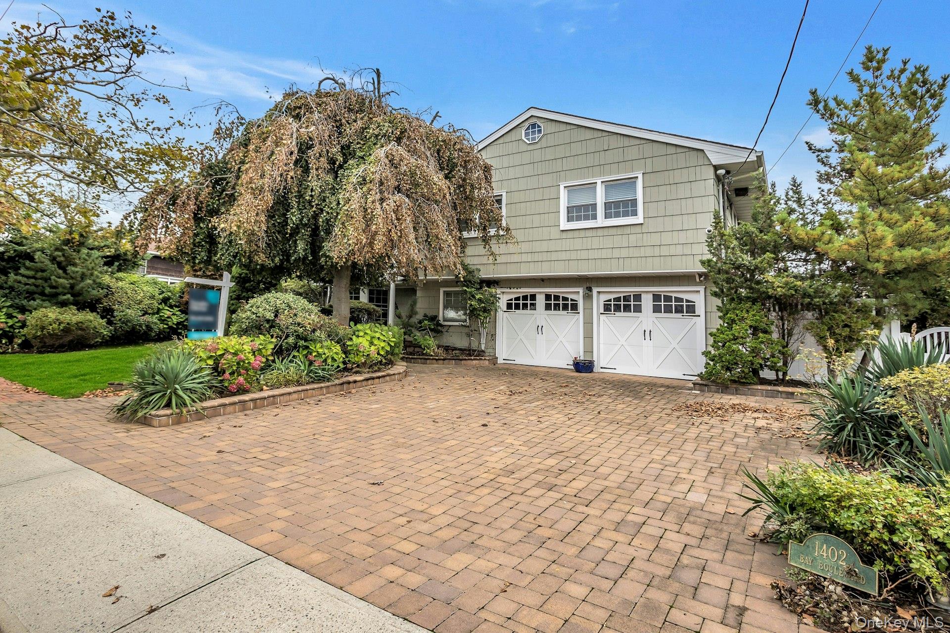 1402 Bay Boulevard