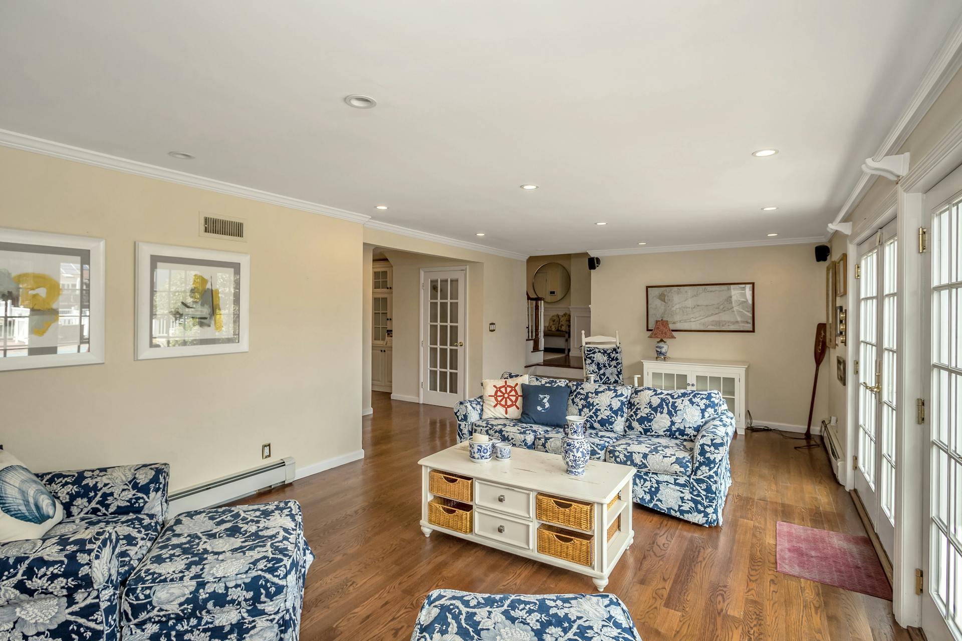 1402 Bay Boulevard