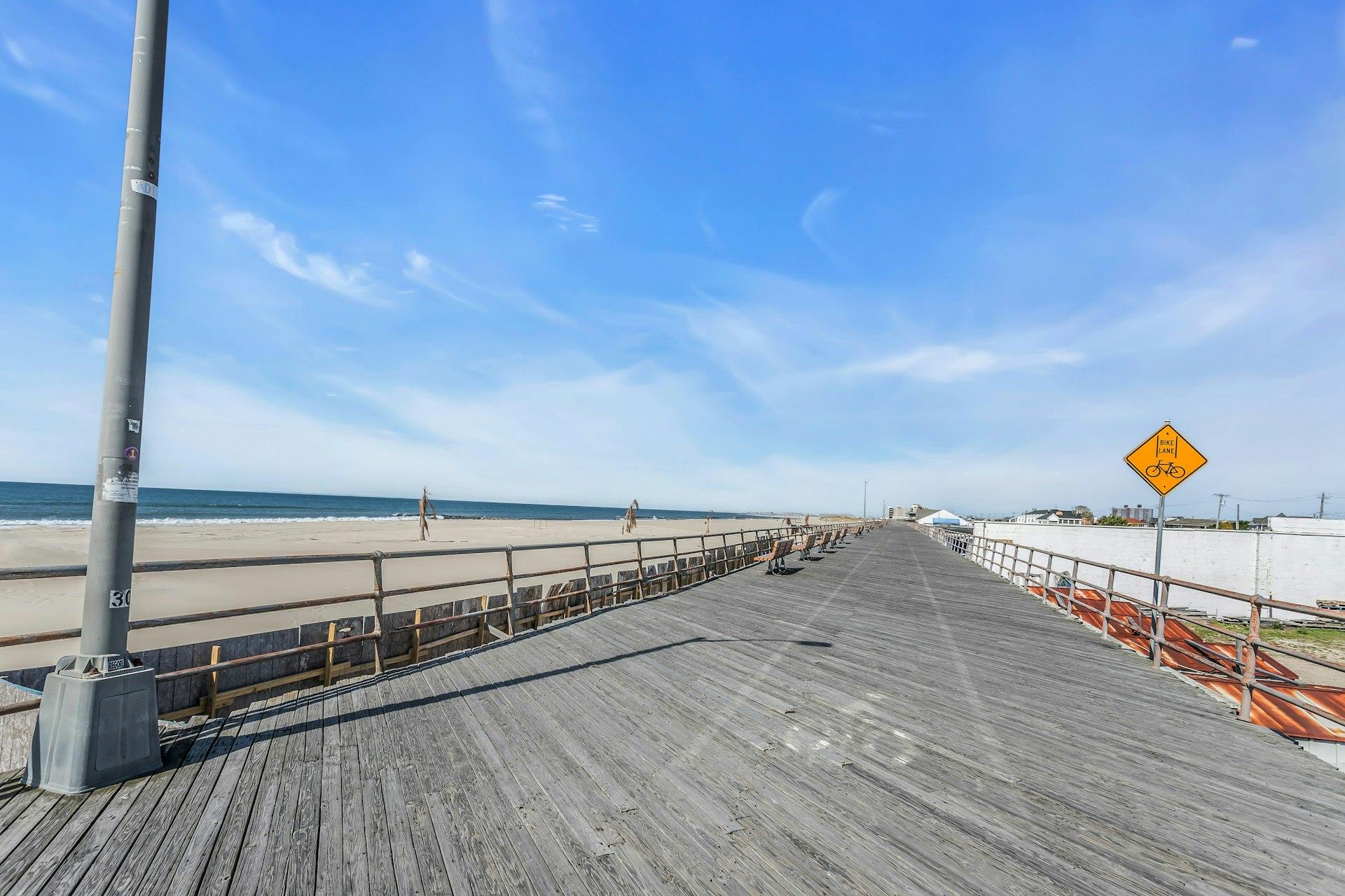 1402 Bay Boulevard