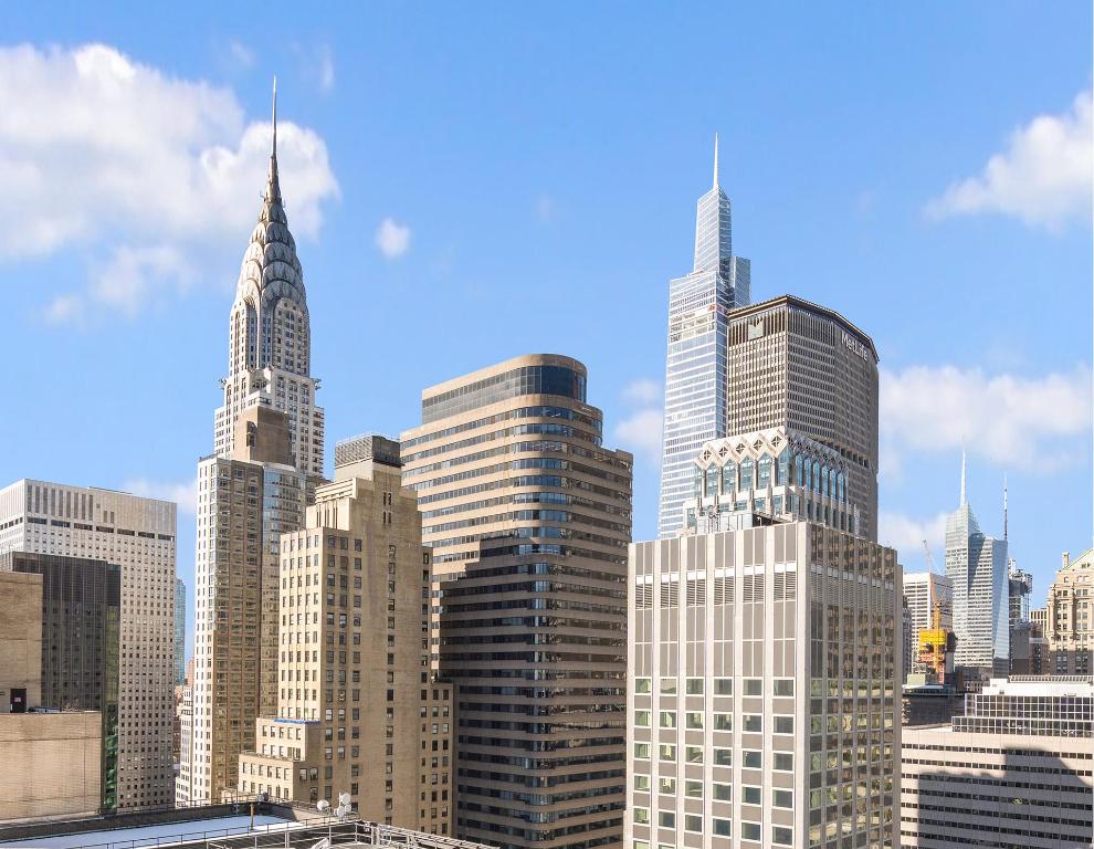 212 E 47TH Street PHJ