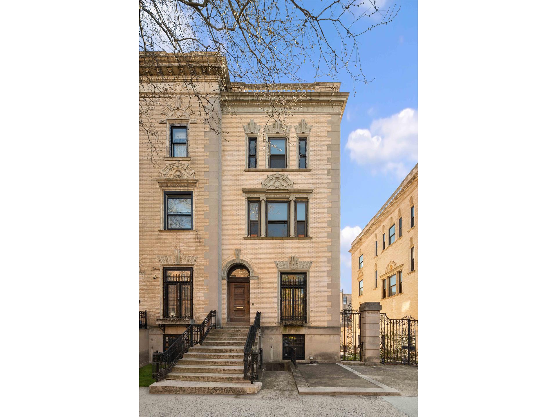 218 W 139TH Street