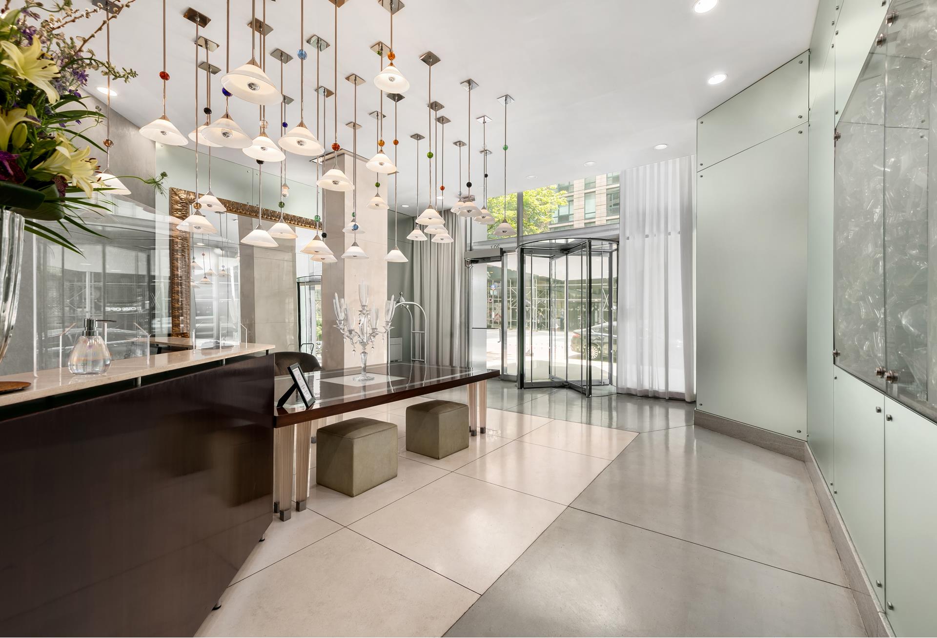 207 E 57TH Street 19B